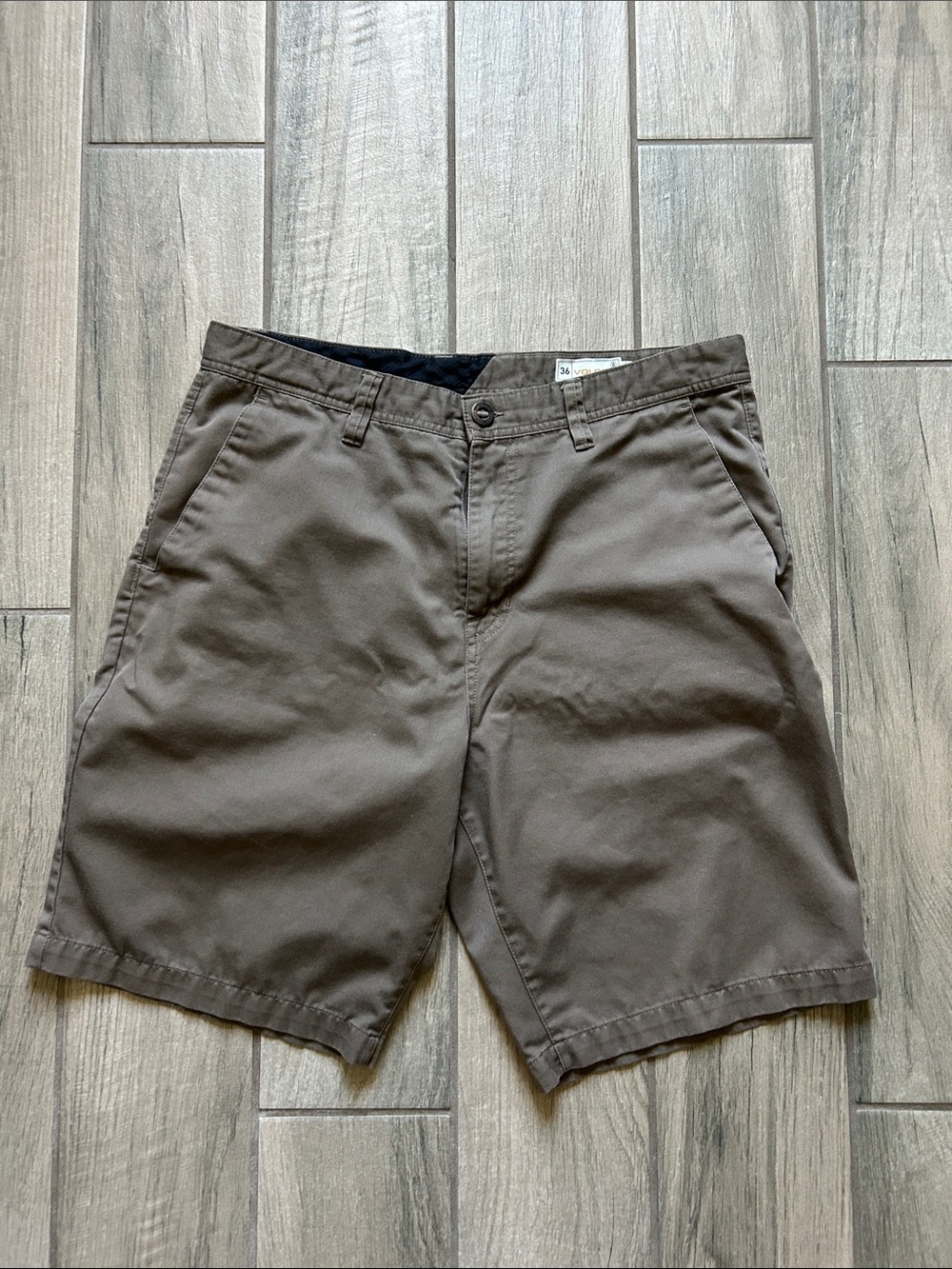 Volcom Men's Brown Flat-Front Chino Shorts
